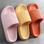 Lichte EVA-zool onder een comfortabele huisslipper