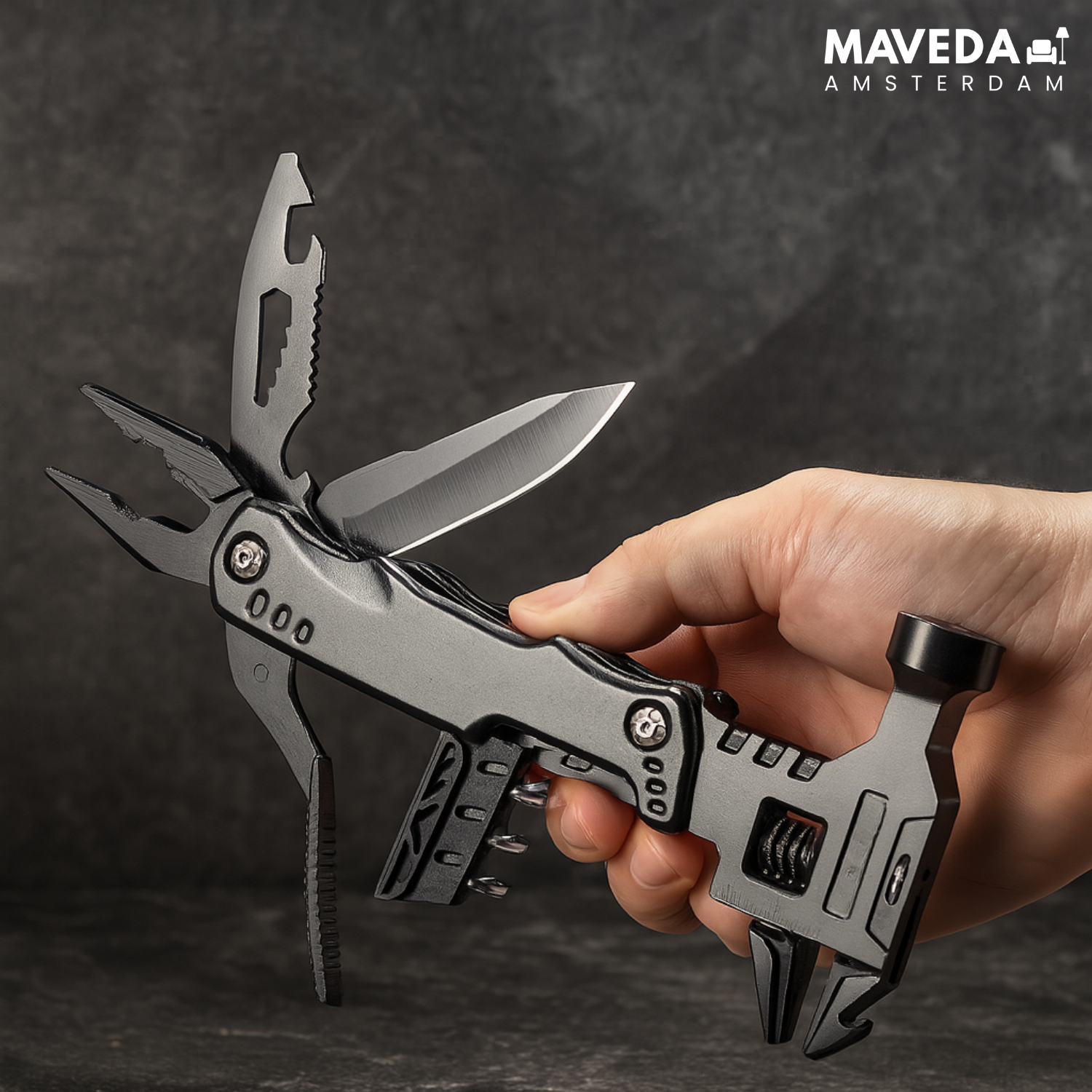 GearPro - Uw 16-in-1 multitool voor elk avontuur!