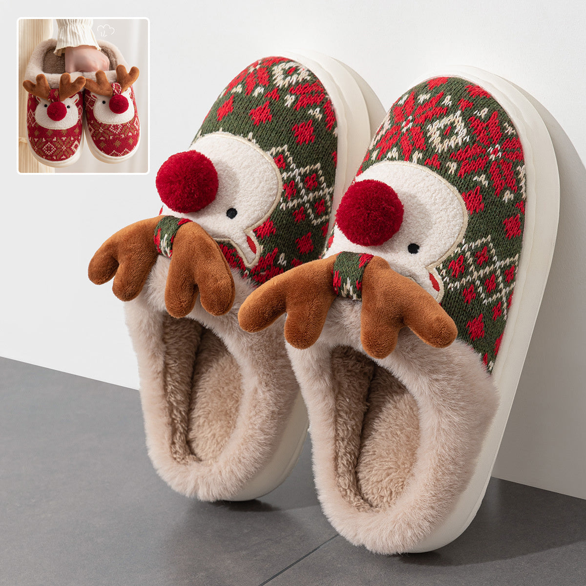 Kerstpantoffels met geborduurd kerstontwerp en antislipzool