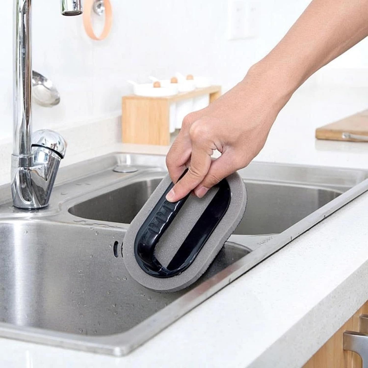 1+1 GRATIS | ScrubHero - Schoonmaken tot in de laatste hoek!