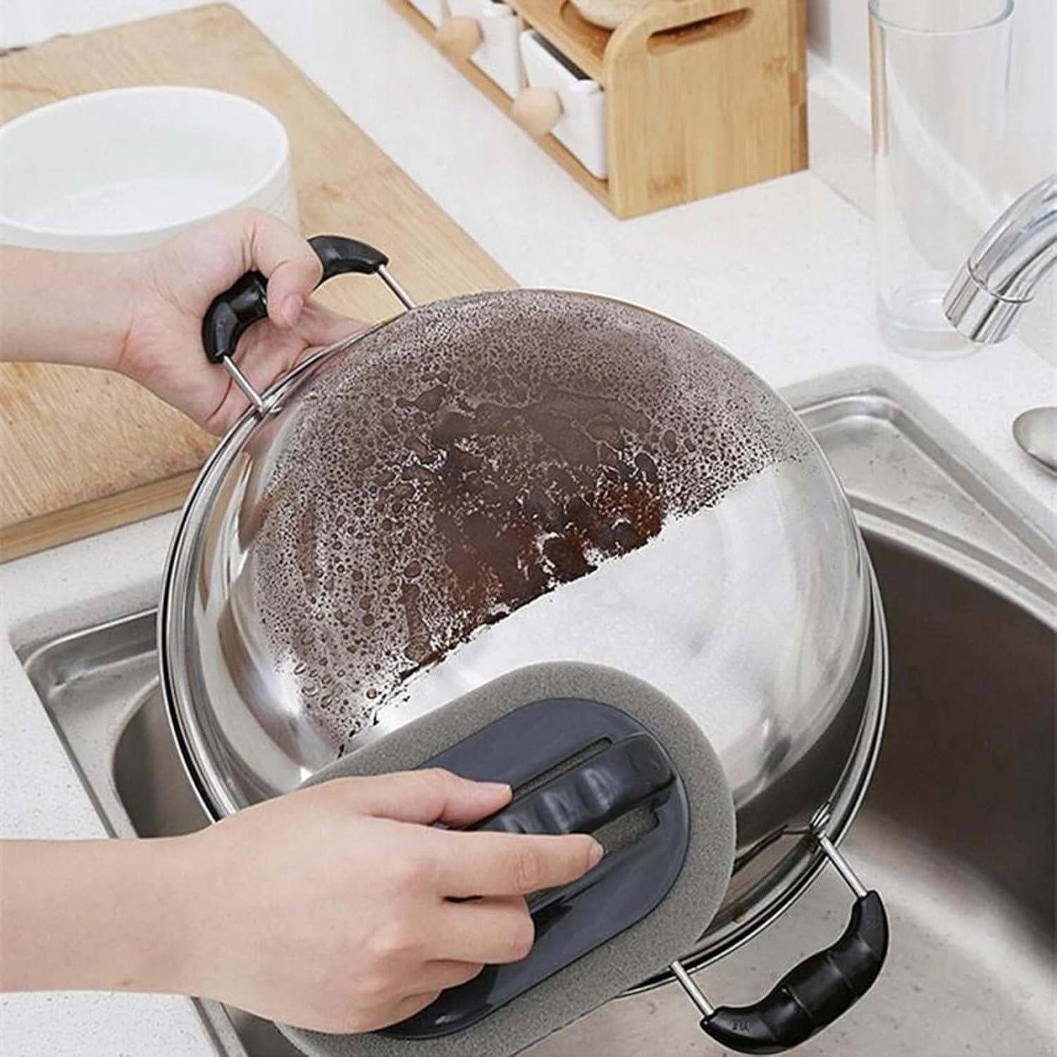 1+1 GRATIS | ScrubHero - Schoonmaken tot in de laatste hoek!