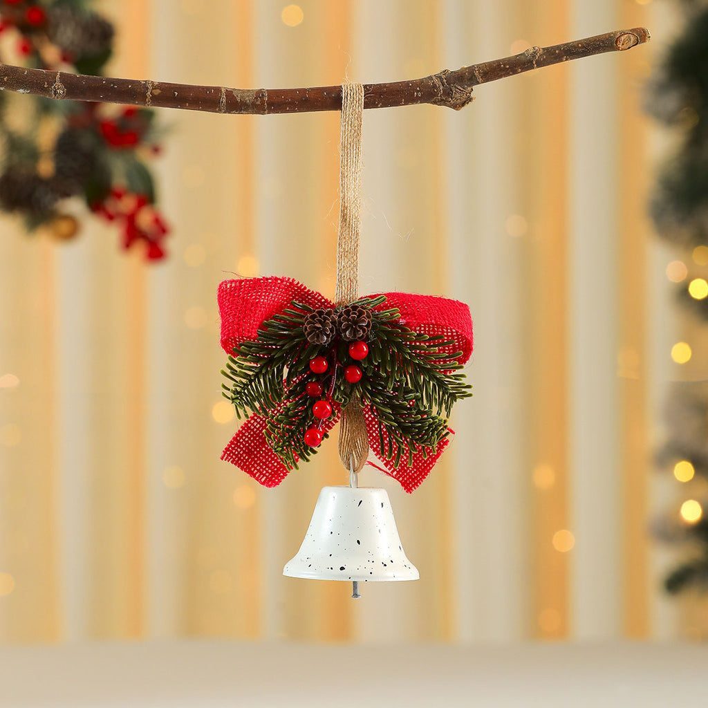 Hangdecoratie voor Kerstmis met een decoratieve bel