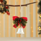 Hangdecoratie voor Kerstmis met een decoratieve bel