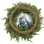 Kerstkrans met sierlijk lint en hangende bellen