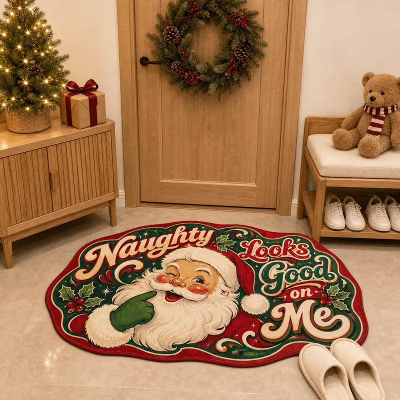 Decoratieve kerstdeurmat bij een sfeervol ingerichte entree