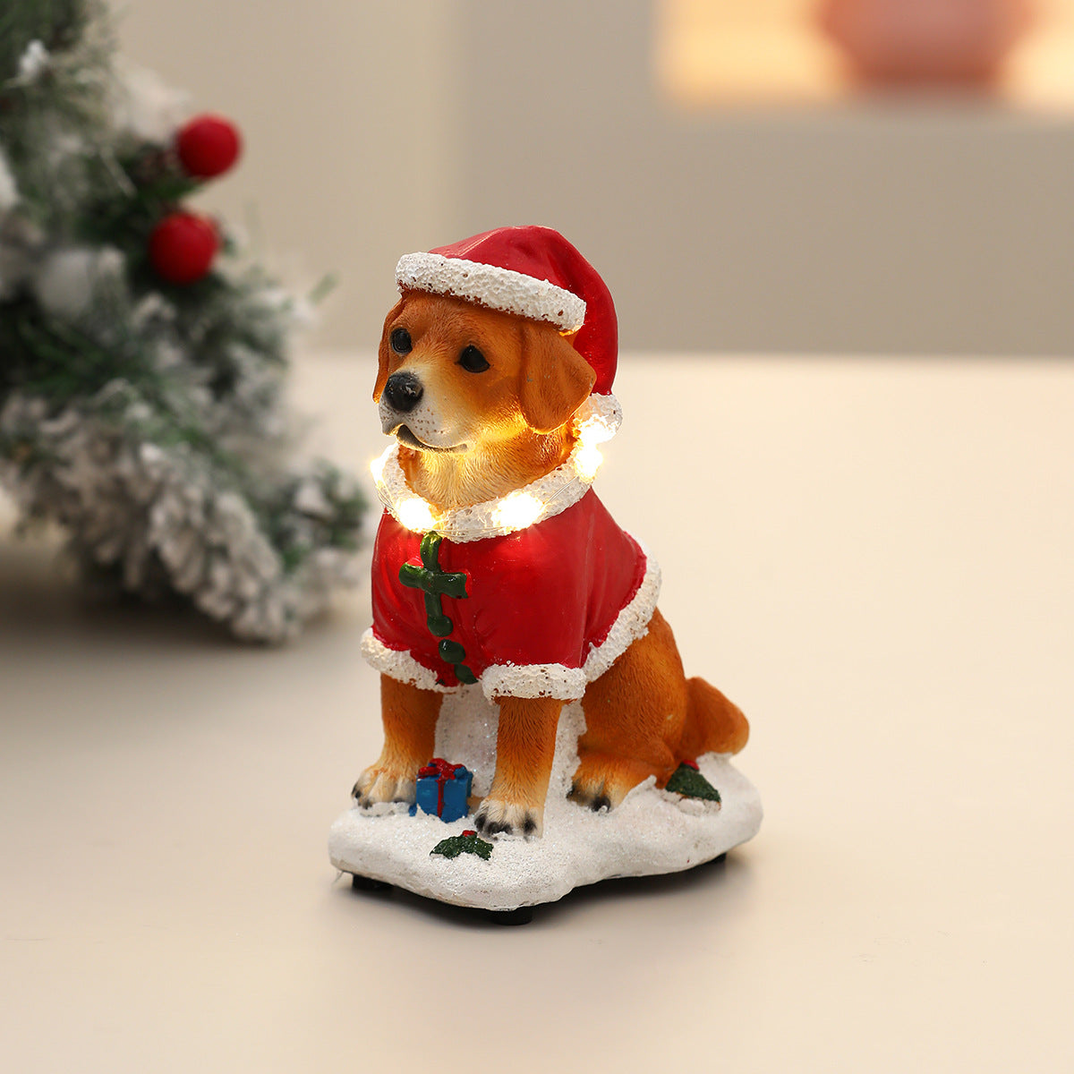 LED-hondenbeeldje | Kerstmanpak | Hars | Kerstdecoratie
