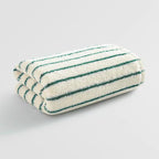 Badhanddoek met modern gestreept patroon van Velunara