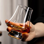 Detail van het aromaversterkende ontwerp van een whiskyglas