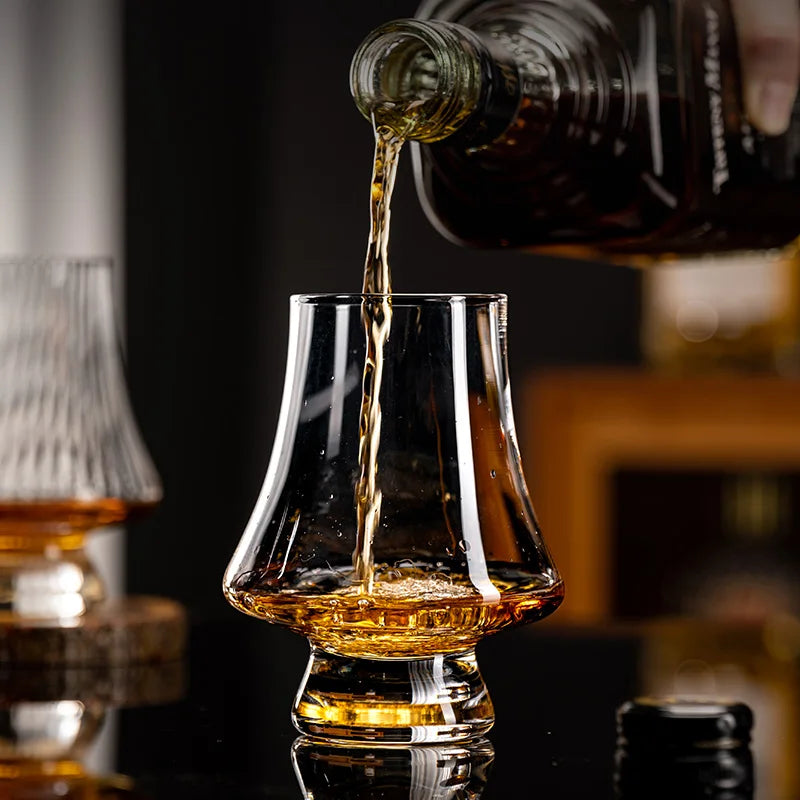 Set van vier whiskyglazen met aromaversterkend ontwerp