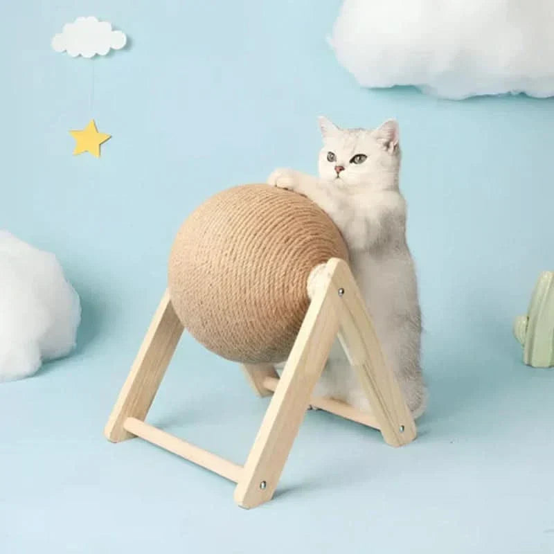 Kattenspeelgoed naast een meubel ter bescherming tegen krassen