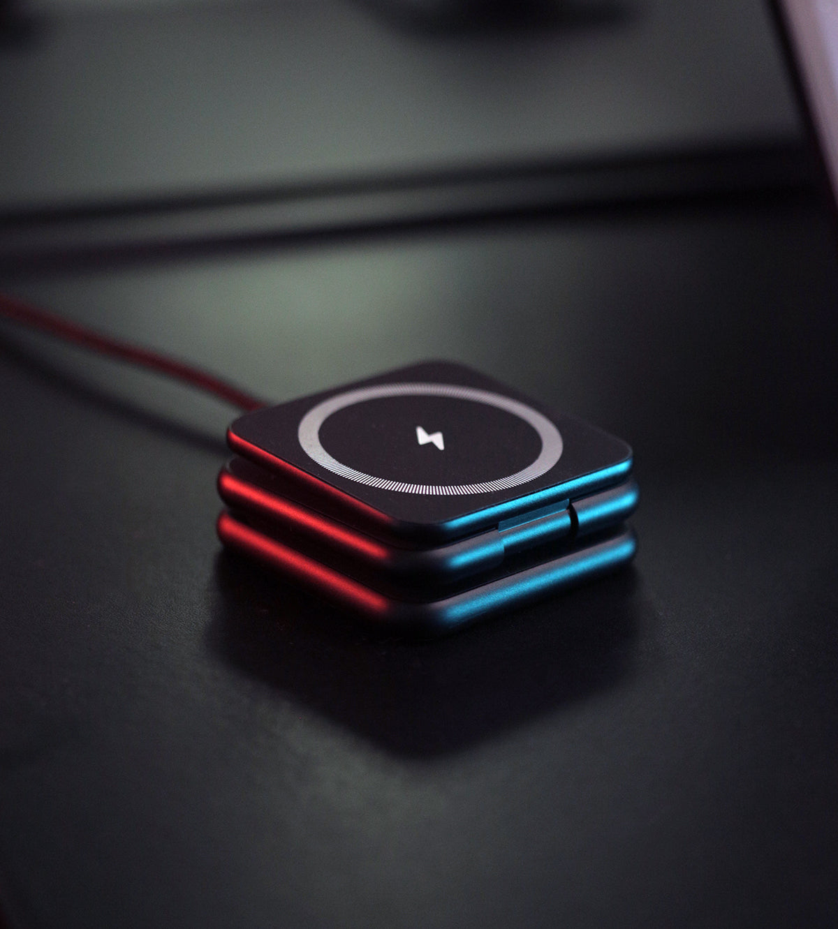 Modern 3-in-1 Draadloze Oplaadstandaard voor Bureau en Nachtkastje