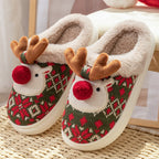 Close-up van het geborduurde ontwerp op kerstpantoffels