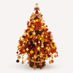 Close-up van de pareldetails van de zelfgemaakte kerstboom