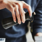 Oliekaraf van 120 ml met deksel en praktische schenktuit